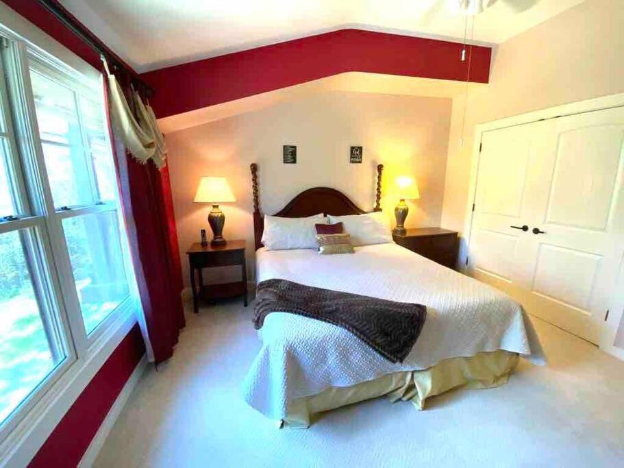 Luxury In Golfer's Paradise Apartment *