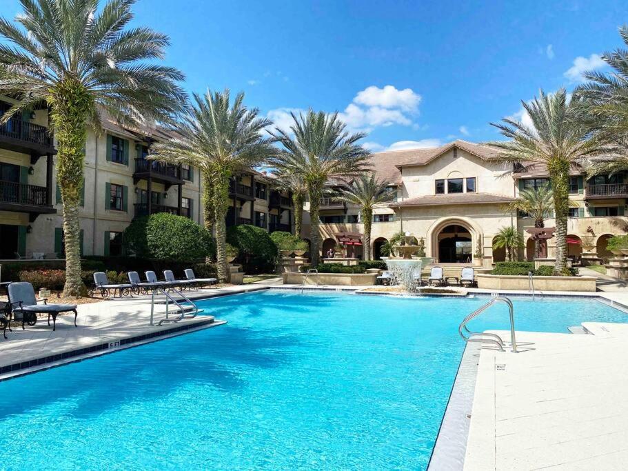 Apartment Luxury In Golfer's Paradise