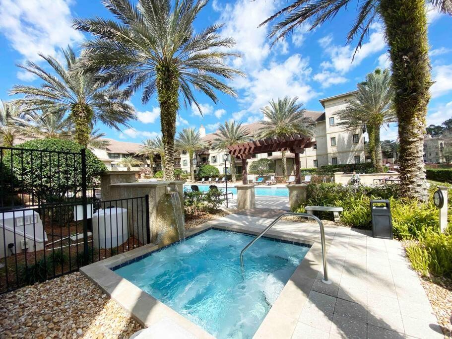 Luxury In Golfer's Paradise Apartment *