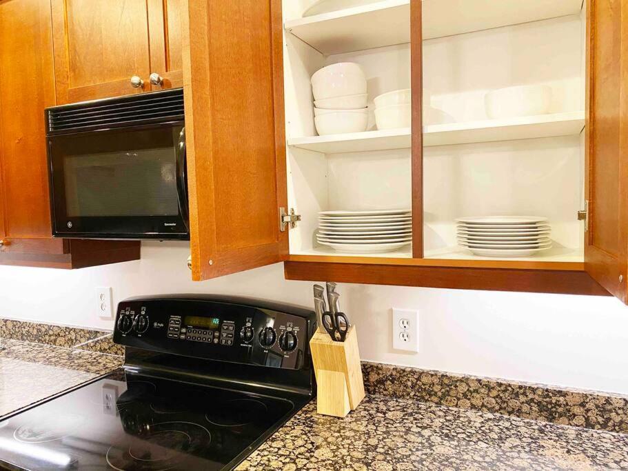 Luxury In Golfer's Paradise Apartment *